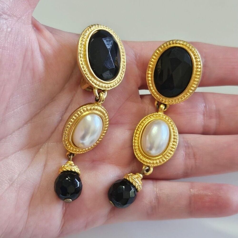 Classiques for Nordstrom gold tone vintage dangling clip on earrings